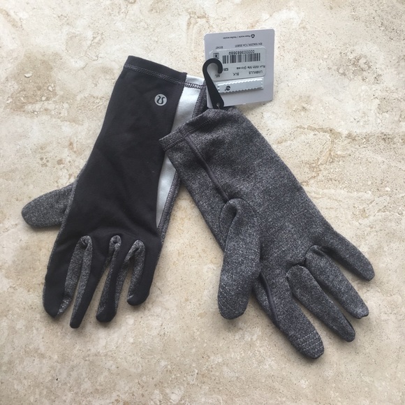 NWT Lululemon run with me gloves - Picture 2 of 4